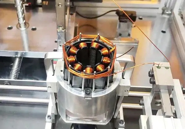 蘇州斯維度自動(dòng)曳引機(jī)繞線(xiàn)機(jī)，完美解決線(xiàn)材繞線(xiàn)難題！